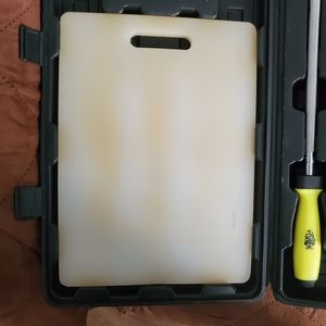 Fishing pre owned fish filet kit set..and cutting board,3 filet knives